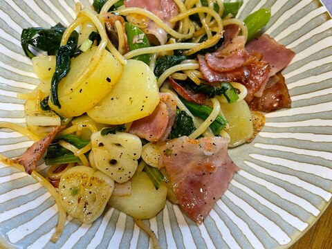 ポテトとベーコンのパスタ